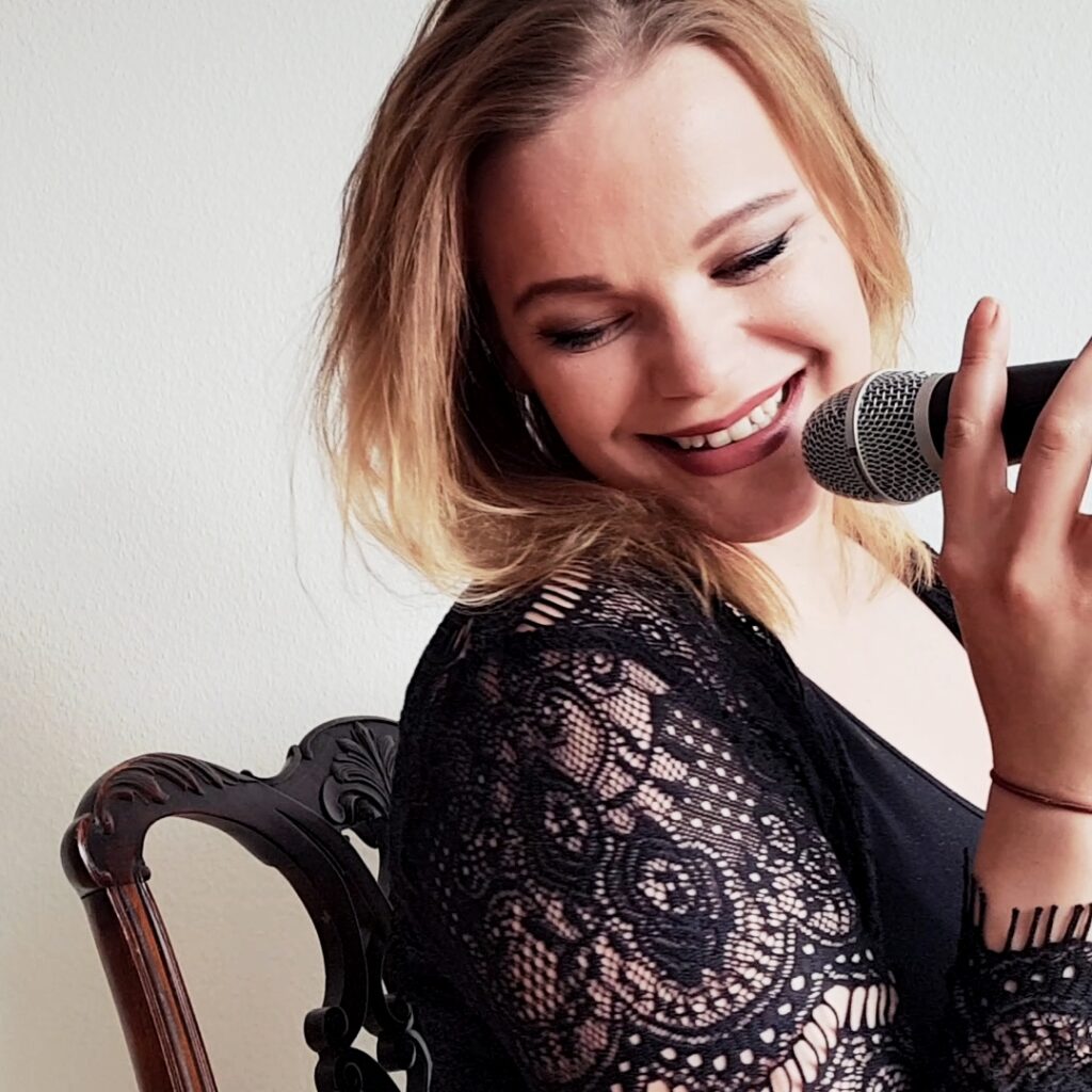 Konzert mit Angie Roots